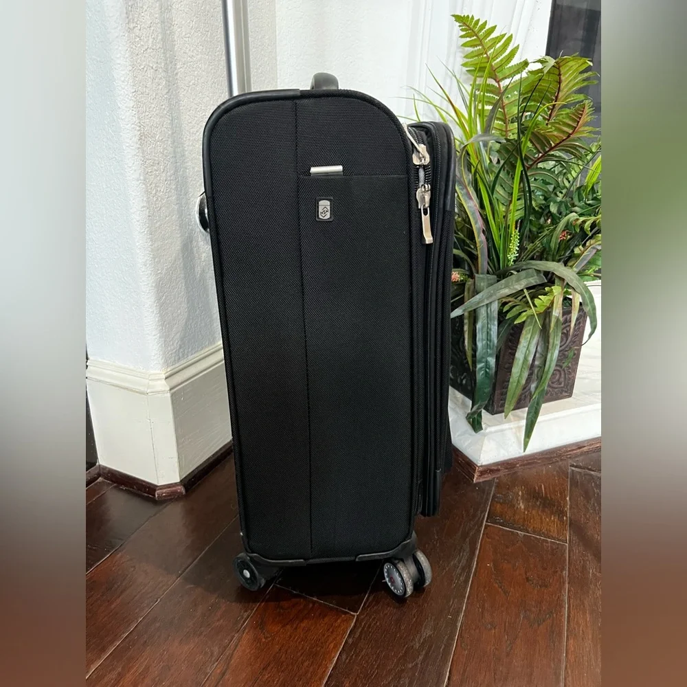 SwissGear Black Softside Carry-On Roller